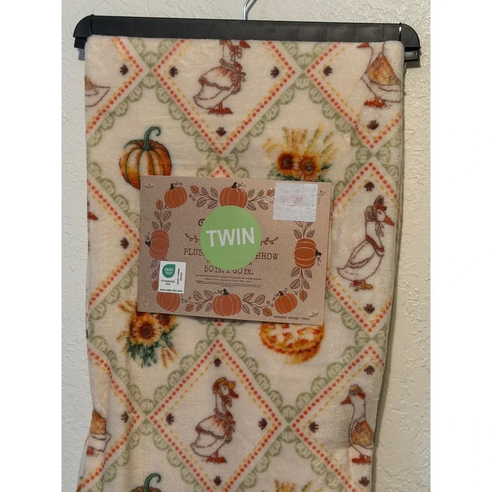 Harvest Goose RJ 1916 Plush Throw Blanket Fall Pumpkin Sunflower Twin 50x60